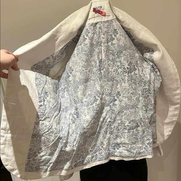 Malvin White Linen Blazer - Picture 7 of 12